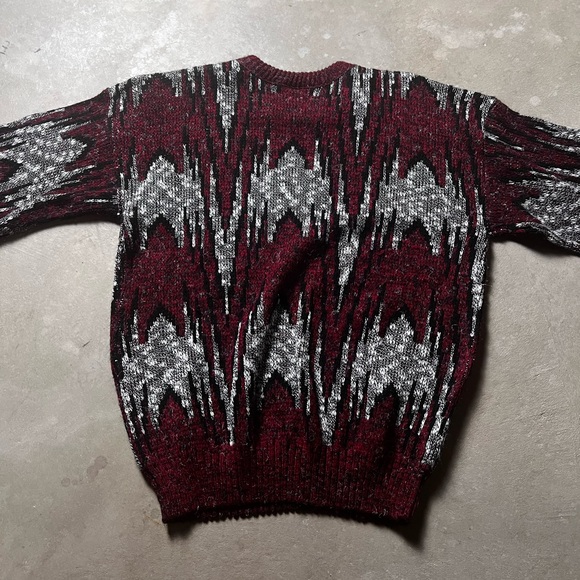 Vintage Patterned Sweater - Maroon and Gray - Picture 2 of 3